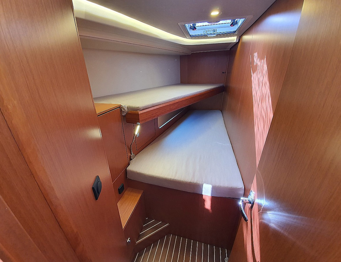 Photo #10 - Bavaria C45 (5 cabins, 10pax) (MG-C45-21-MBD) en Athènes - 24933