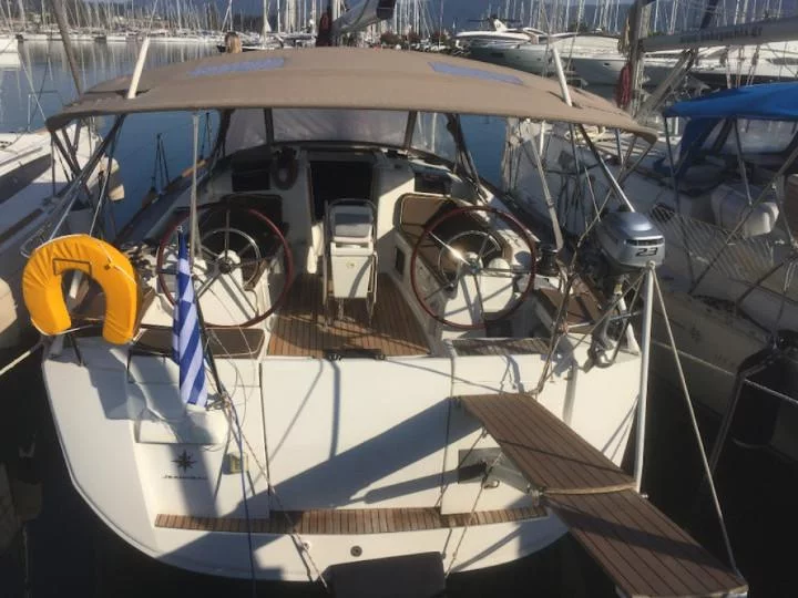 Sun Odyssey 409 (3 cab.) (MG-SO409-12-BK) Main image - 0