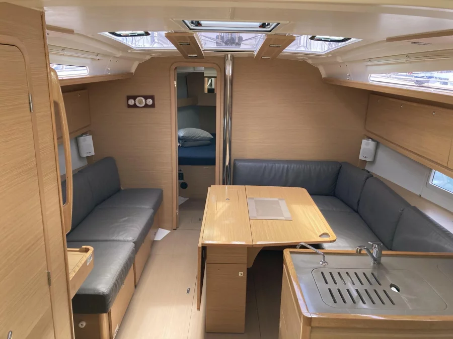 Dufour 390 Grand Large (Molesta) Interior image - 15