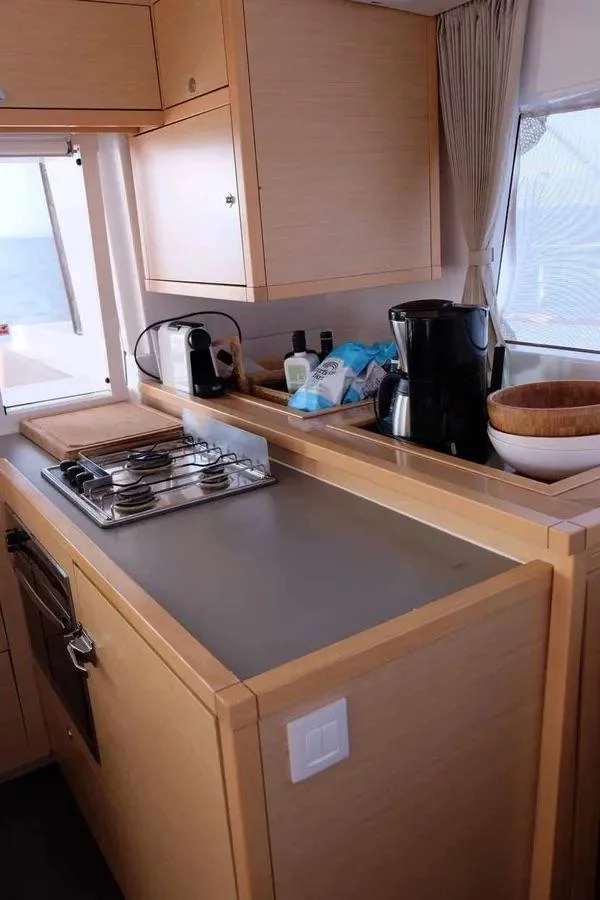 Lagoon 450 Fly (No name - Whole Yacht)  - 11