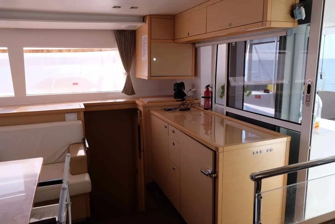 Lagoon 450 Fly (No name - Whole Yacht)  - 8