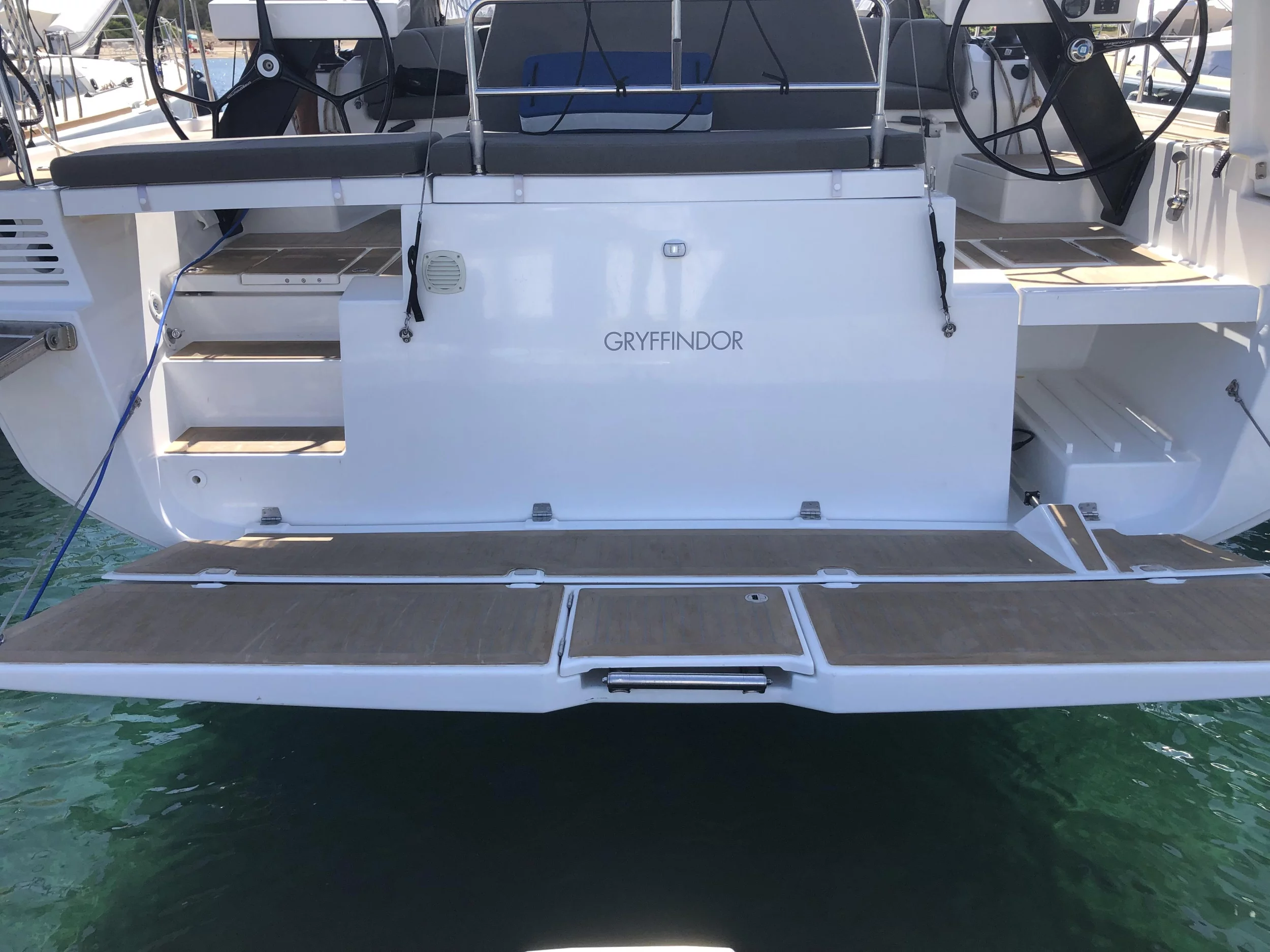 Dufour 530 Exclusive 2020 (Gryffindor)  - 4