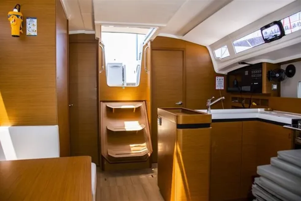 Sun Odyssey 410 (3 cab.) (MG-SO410-19-VE)  - 6