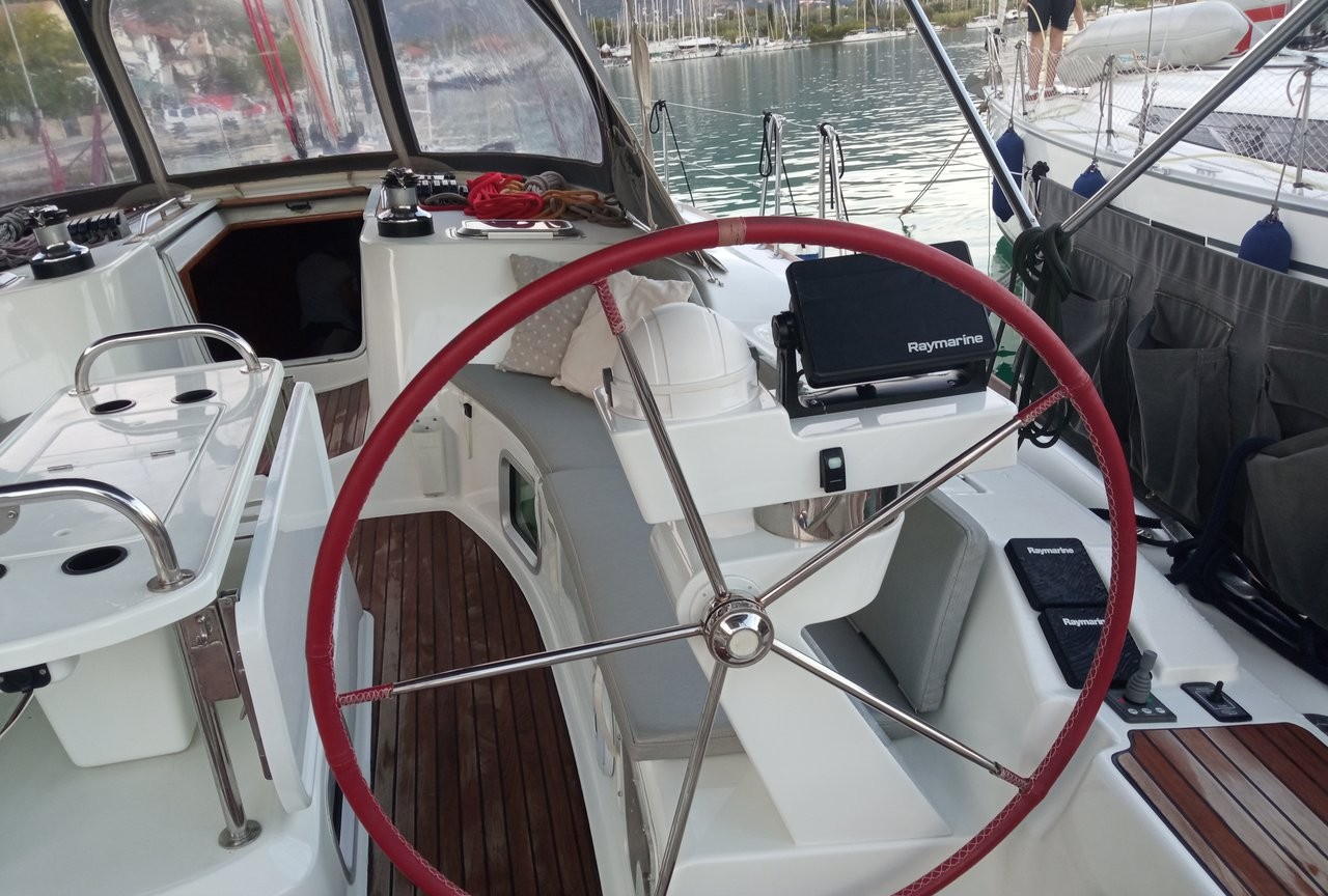 Photo #10 - Sun Odyssey 49 (4 cab.) (MG-SO49-06-MF) en Lefkada - 19631