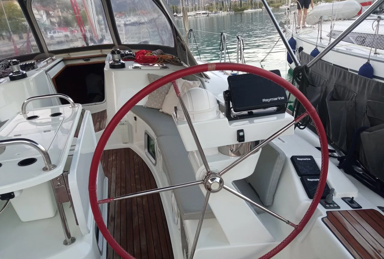 Sun Odyssey 49 (4 cab.) (MG-SO49-06-MF)  - 9