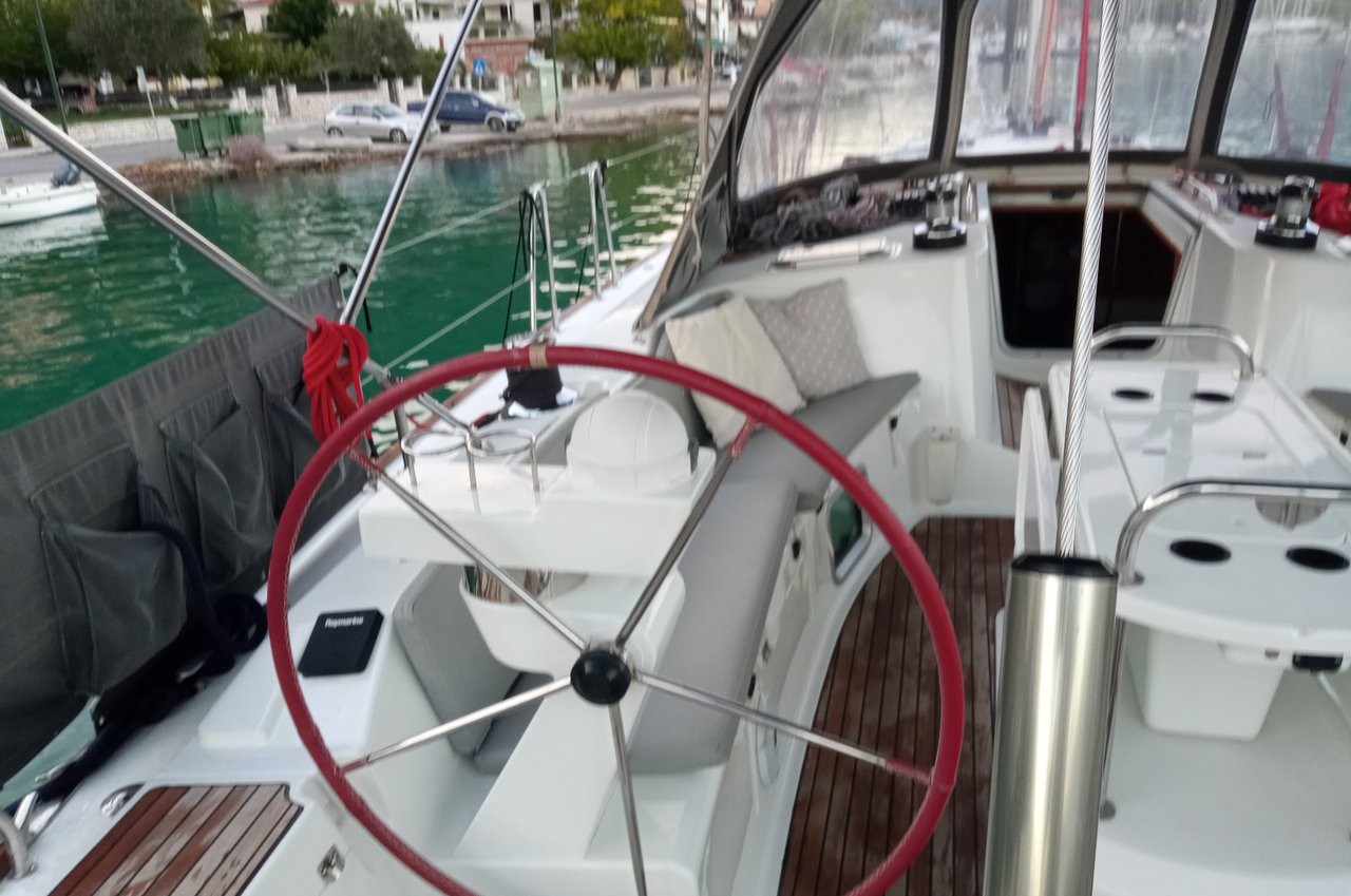 Photo #18 - Sun Odyssey 49 (4 cab.) (MG-SO49-06-MF) en Lefkada - 19631