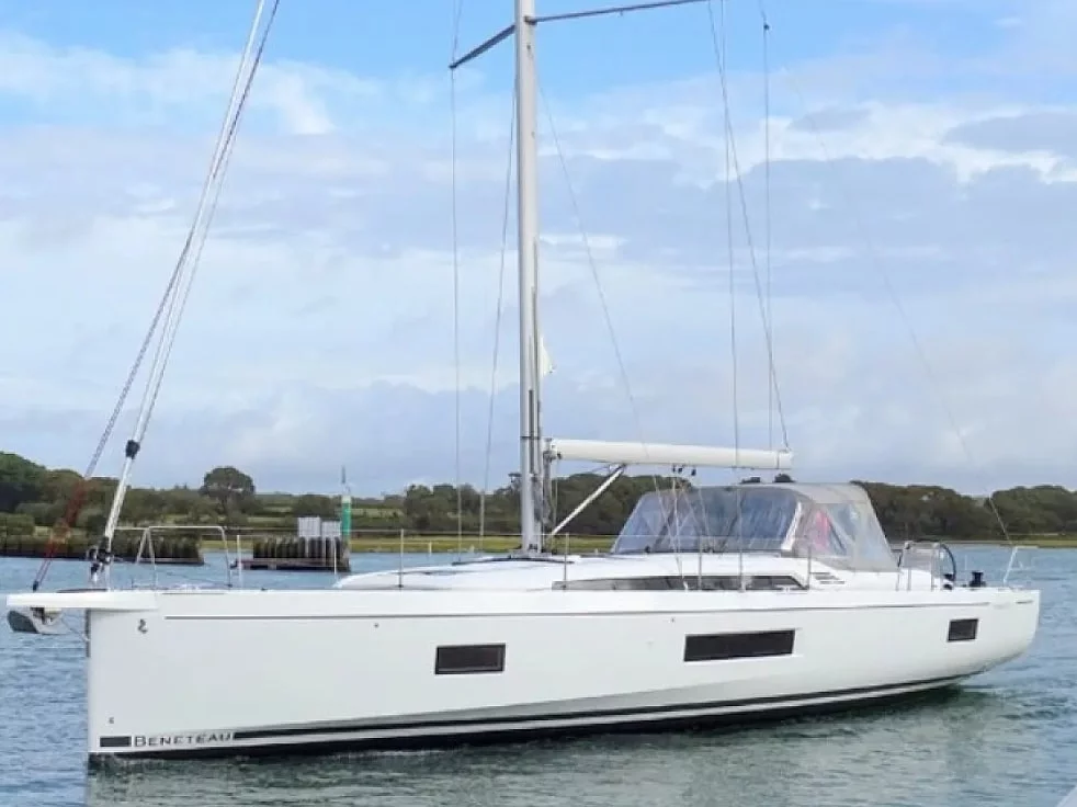 Oceanis 51.1 (5 cab.) (MG-OC51-19-RB) Main image - 0