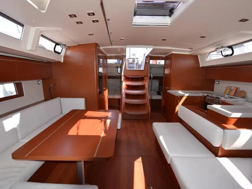 Oceanis 51.1 (5 cab.) (MG-OC51-19-RB) Interior image - 3