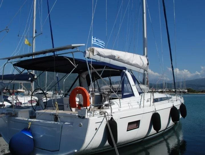 Oceanis 51.1 (5 cab.) (MG-OC51-19-RB)  - 5