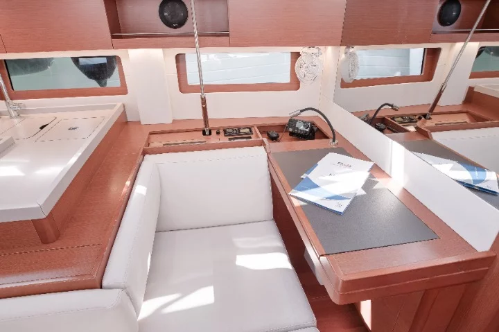 Oceanis 51.1 (5 cab.) (MG-OC51.1-19-B)  - 10