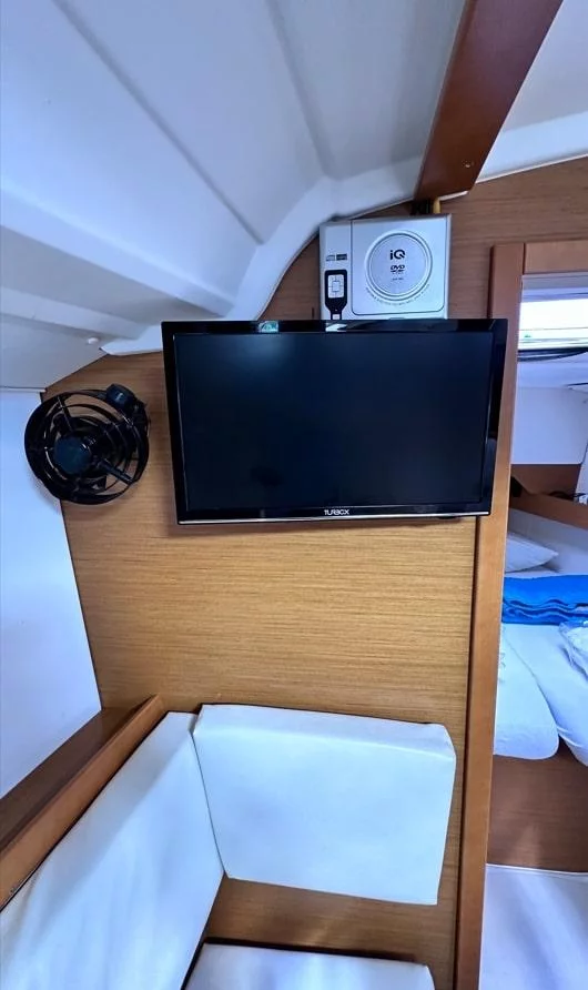 Sun Odyssey 349 (3 cab.) (MG-SO349-16-C)  - 2