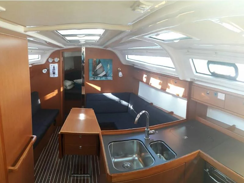 Bavaria Cruiser 37 (3 cab.) (MG-CR37-15-J)  - 3