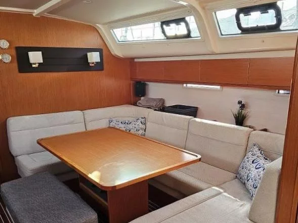 Bavaria Cruiser 51 (5 cab.) (MG-CR51-19-KS) Interior image - 9