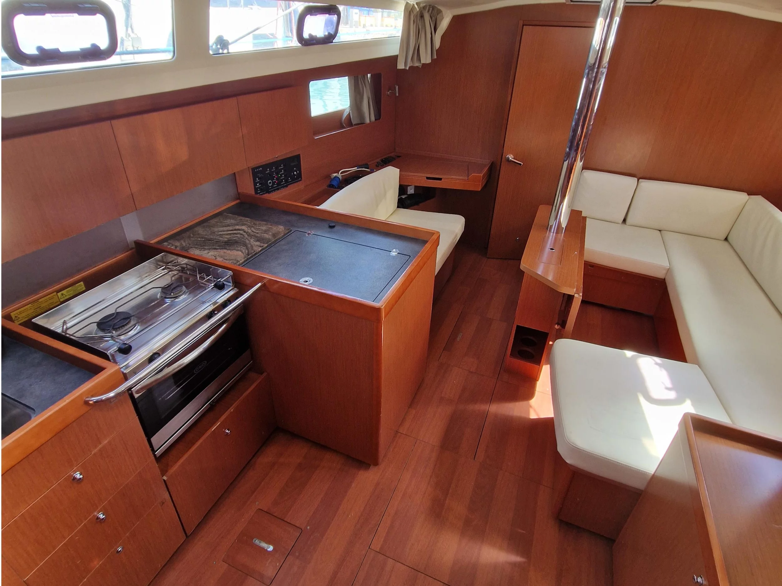 Oceanis 41.1 (3 cab.) (MG-OC41.1-17-GKOS) Interior image - 5