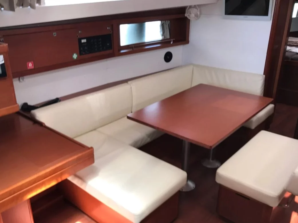 Oceanis 48 (5 cab.) (MG-OC48-15-GS) Interior image - 2