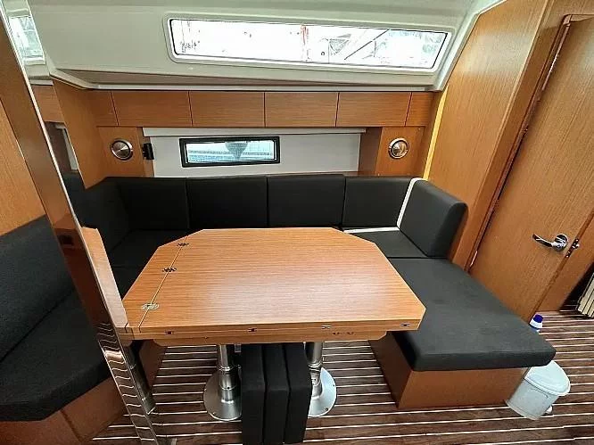 Bavaria Cruiser 56 (5 cab.) (MG-CR56-14-GA) Interior image - 2