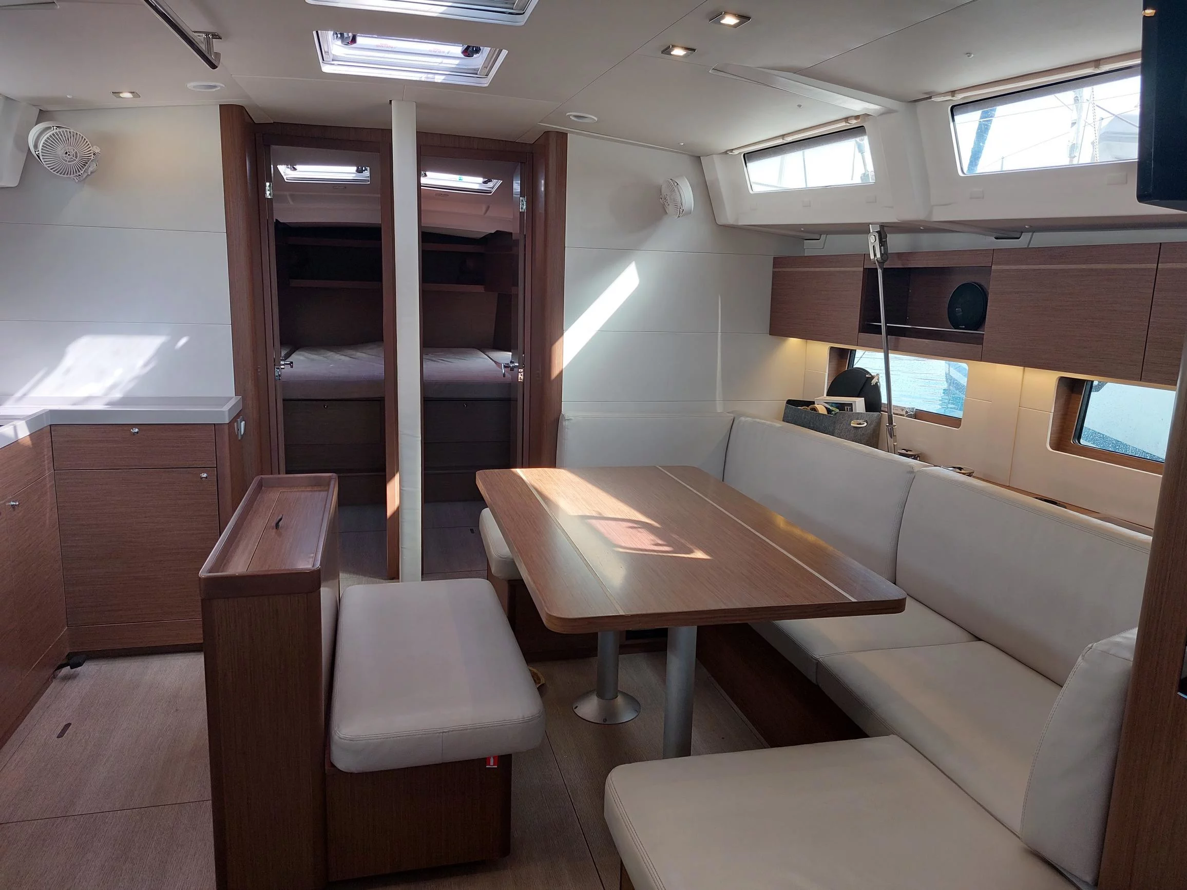 Oceanis 46.1 (5 cab) (MG-OC46.1-20-TRK) Interior image - 9