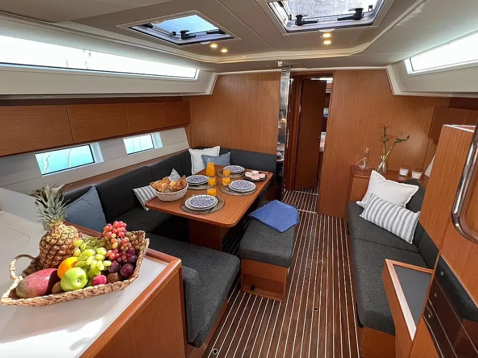 Bavaria C45 (5 cab.) (MG-C45-21-GSP) Interior image - 4