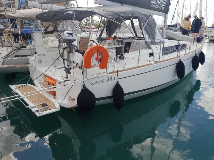 Oceanis 38.1 (3 cab.) (MG-OC38.1-21-B)  - 1