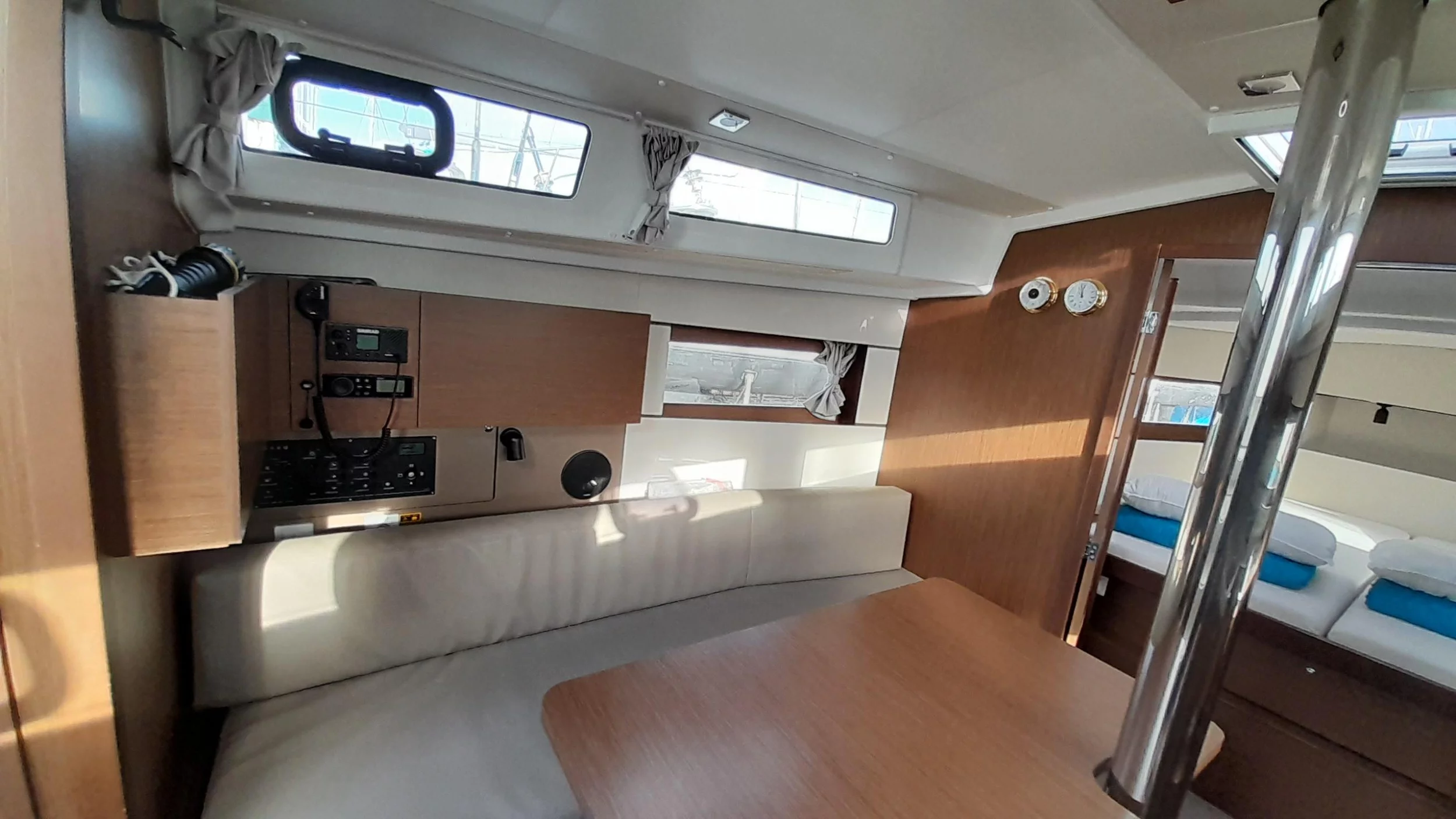 Oceanis 38.1 (3 cab.) (MG-OC38.1-21-B)  - 7