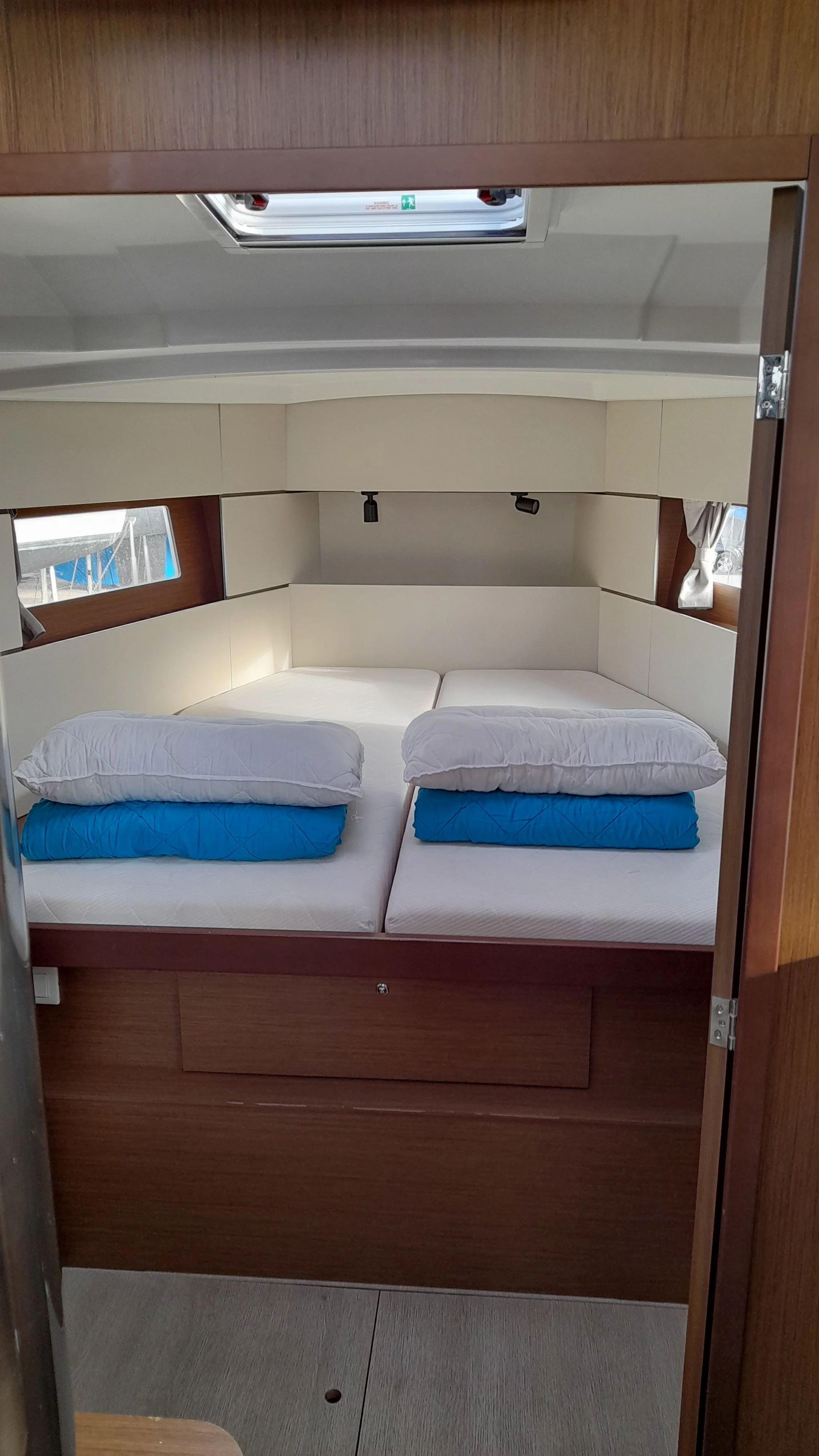 Oceanis 38.1 (3 cab.) (MG-OC38.1-21-B)  - 8
