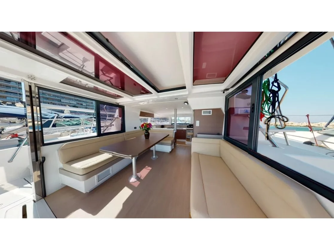 Bali 4.1 (4 + 1) (MG-BAL4.1-20-SAE) Interior image - 3