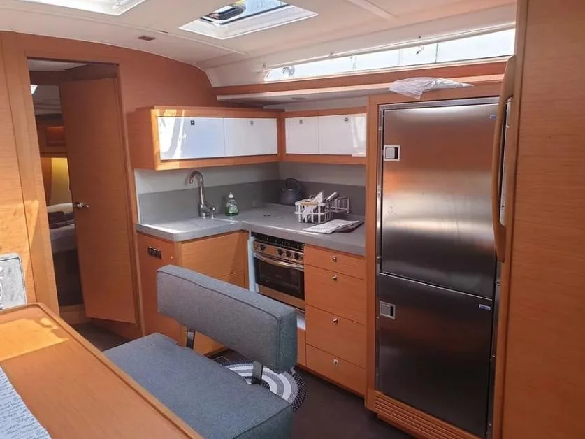 Dufour 470 (5 cab.) (MG-DUF470-22-ME) Interior image - 5