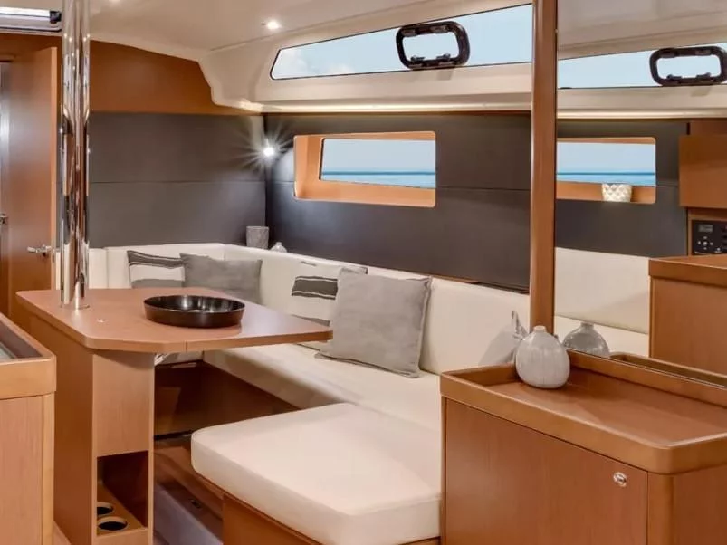 Oceanis 41.1 (3 cab.) (MG-OC41.1-17-KAT) Interior image - 1