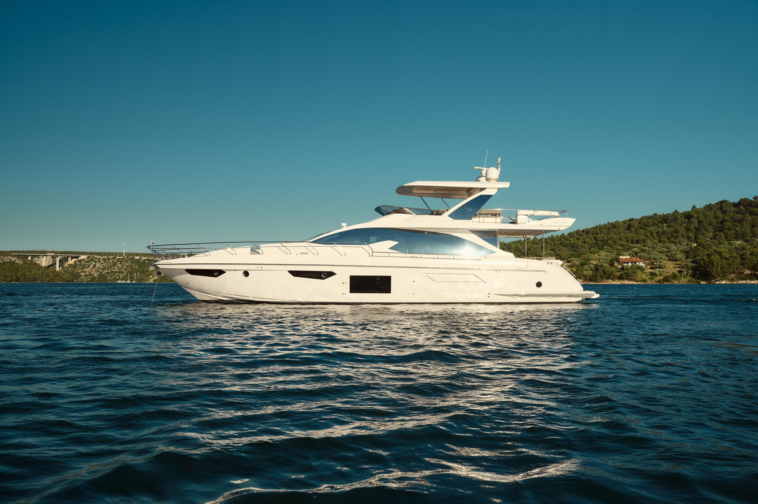 Photo #95 - Azimut 72 (Alyss) en Skradin - 23509
