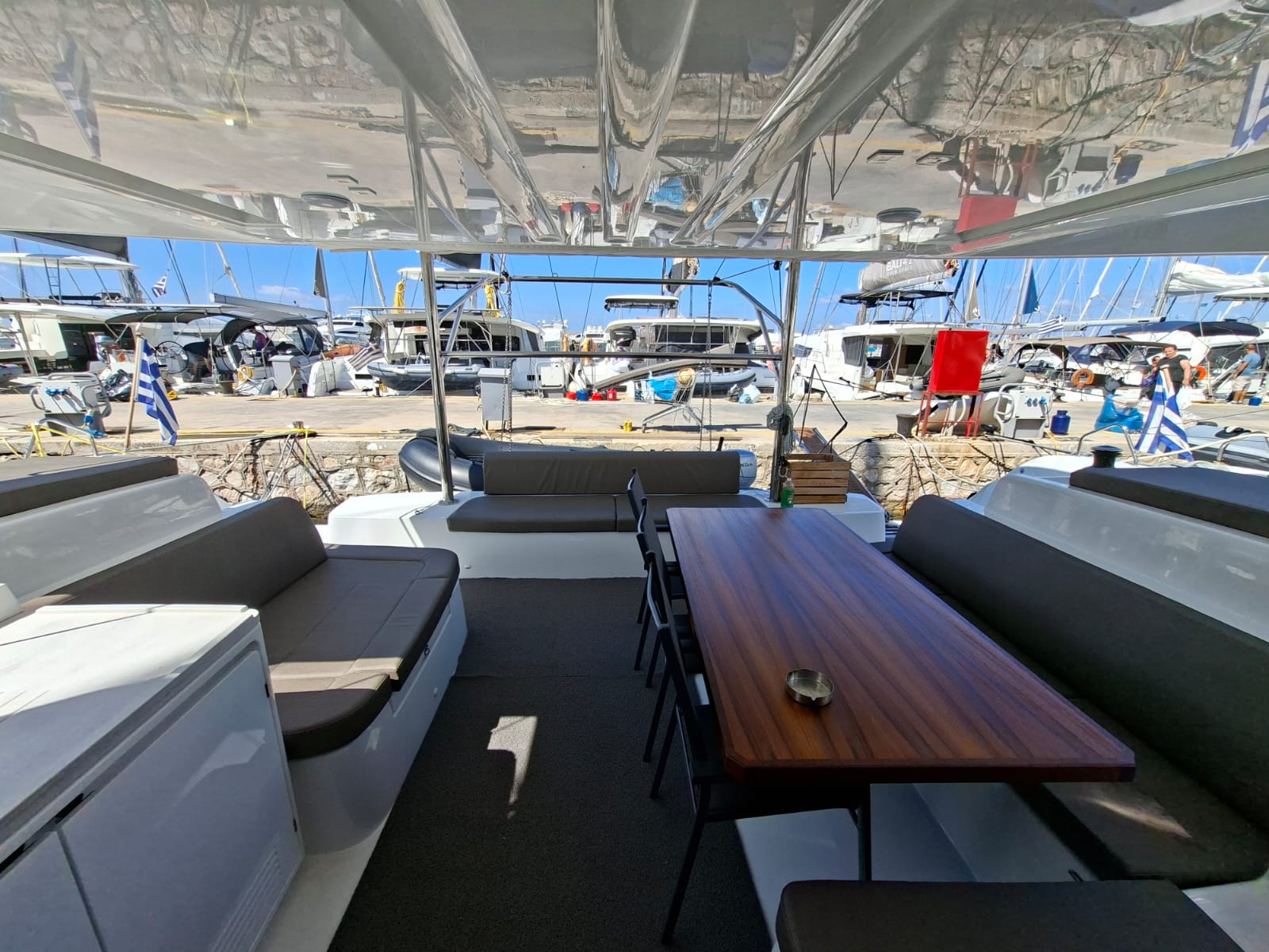 Lagoon 51 — photo 17