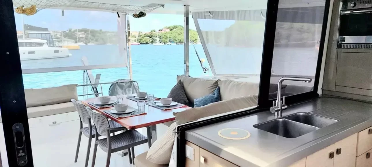 Lucia 40 (Aqua Panda)  - 2