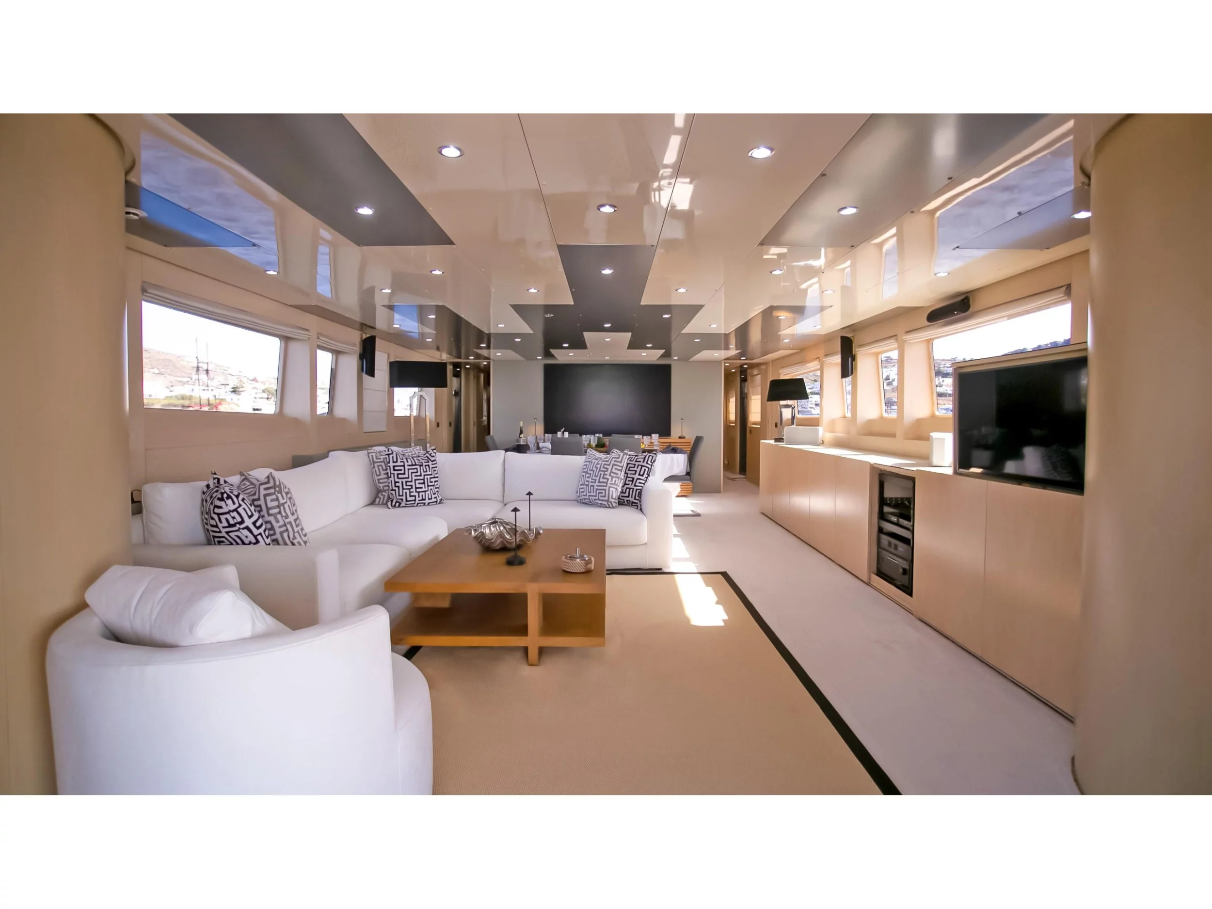 Baglietto 100 (Sofia Y) Interior image - 14