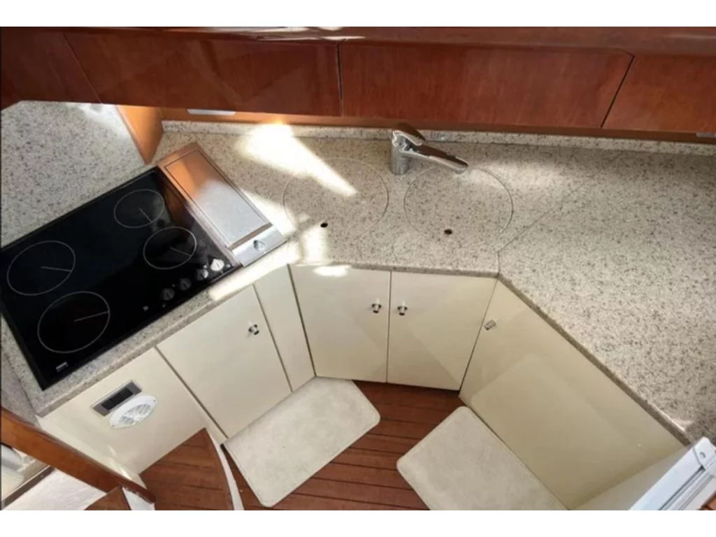 Fairline Squadron 52 (Bliss) Interior image - 9