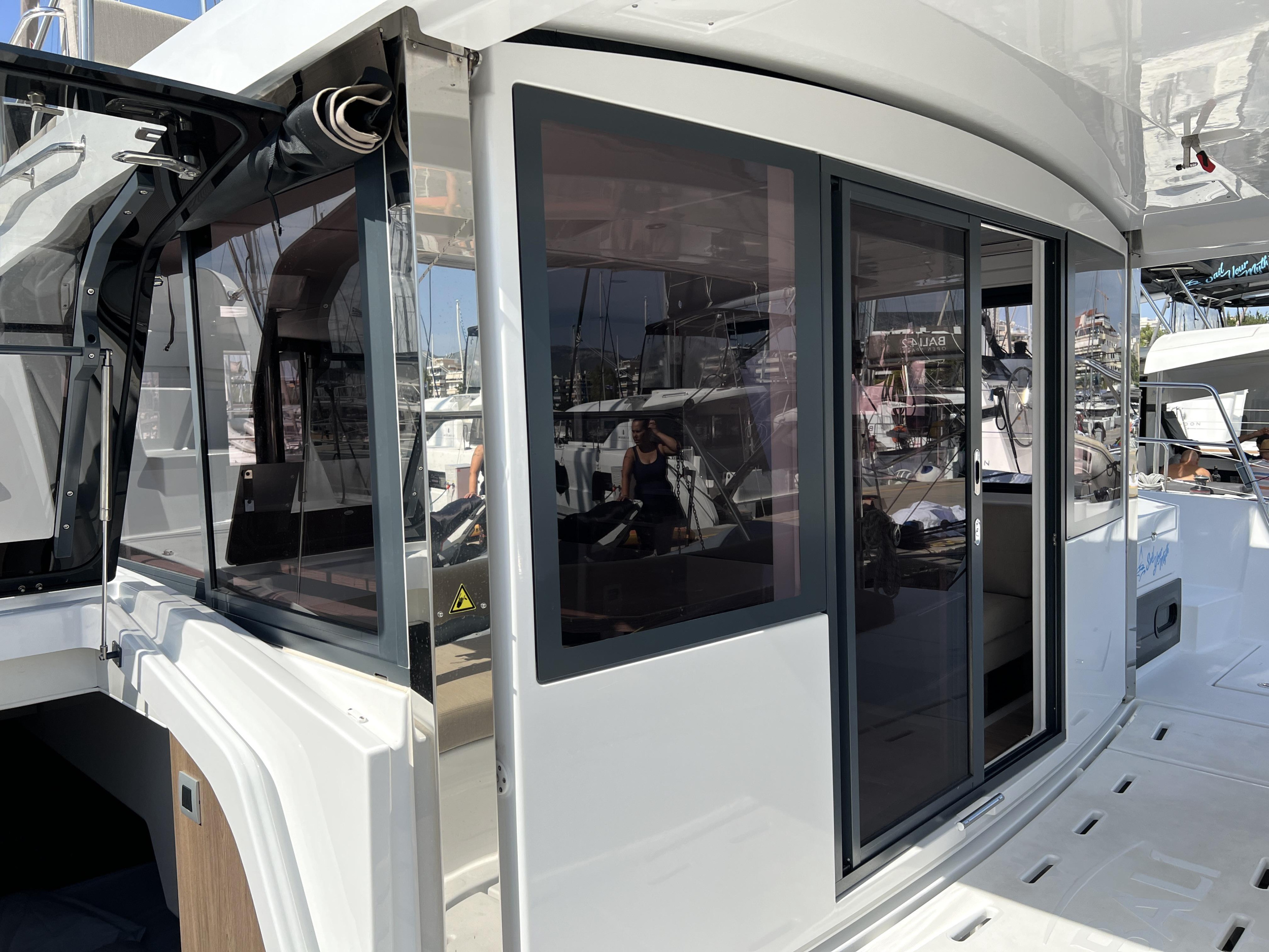 Photo #4 - Bali 4.6 (5+2 cab) (Chillout) en Athènes - 18444