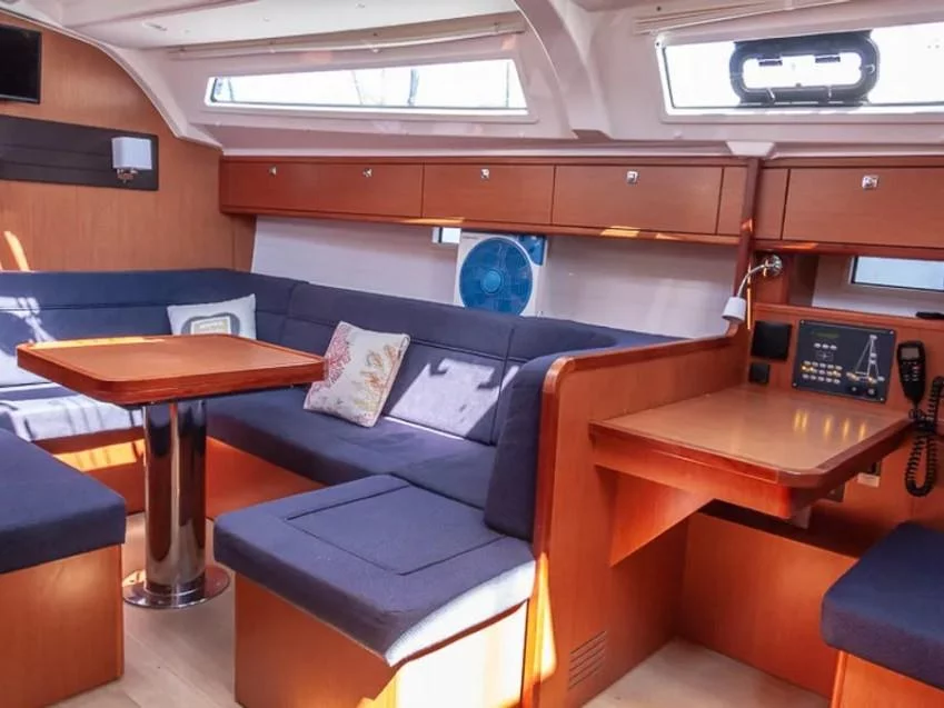 Bavaria Cruiser 41 (3 cab.) (MG-CR41-17-Q) Interior image - 1