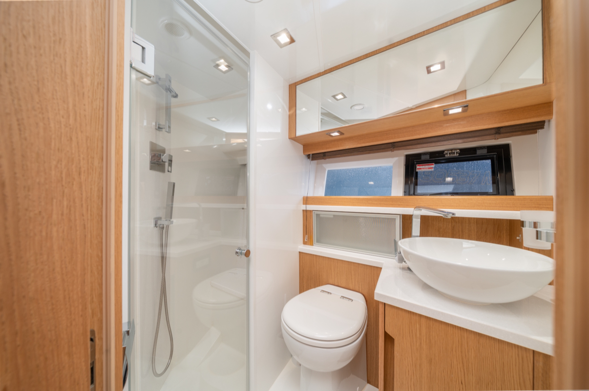 Galeon 430 Skydeck — photo 11