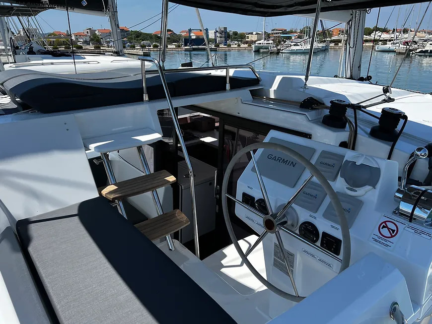 Photo #3 - Astréa 42 (Jami) in Pula - 25581