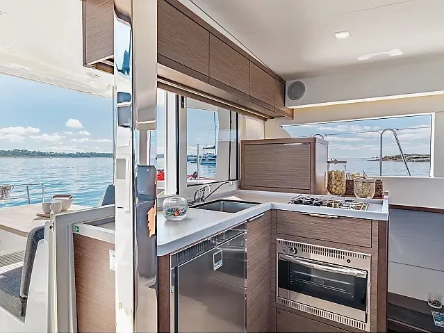 Lagoon 40 (Twilight) Interior image - 8