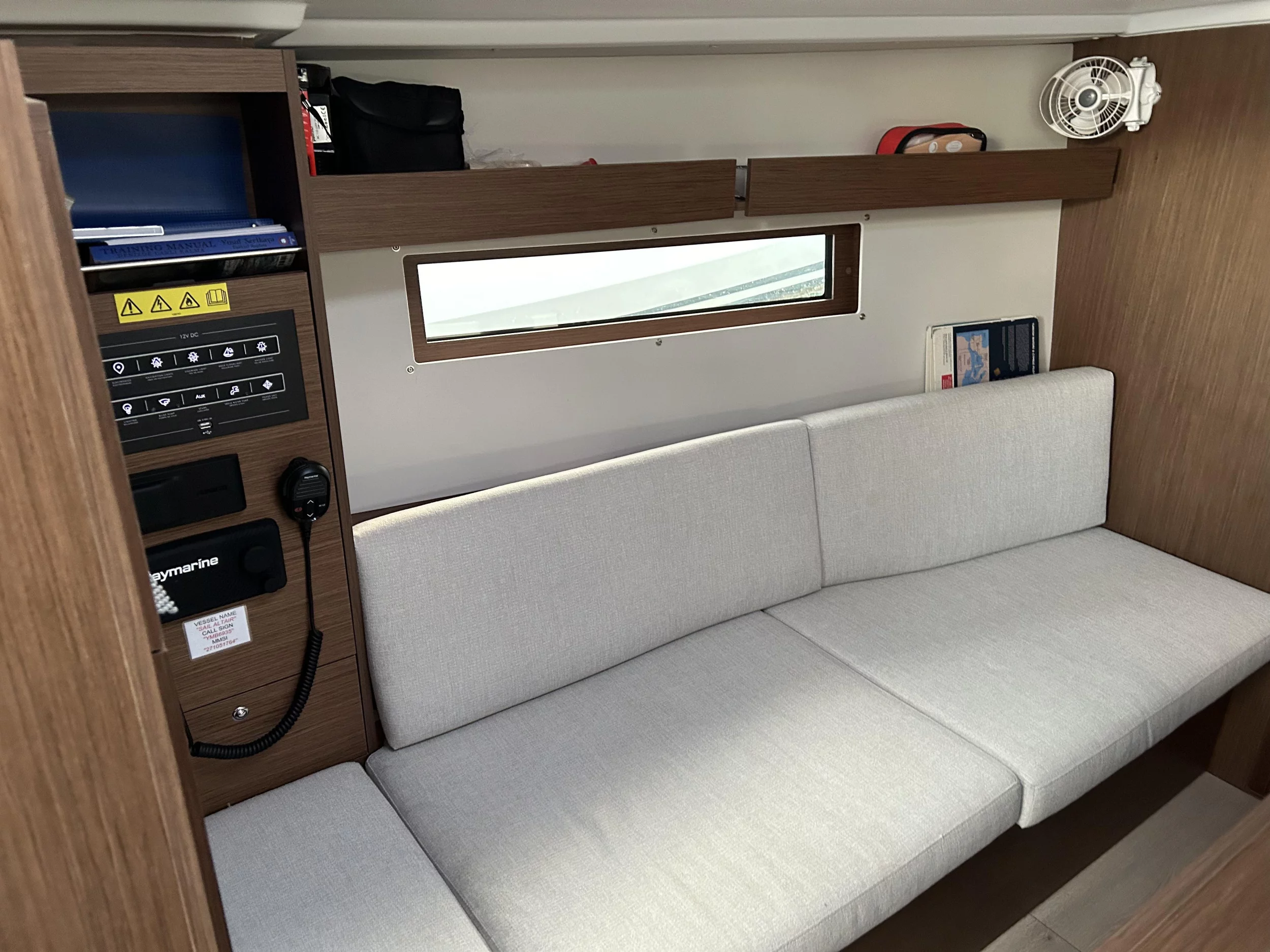 Oceanis 34.1 (Sail Altair 1)  - 4