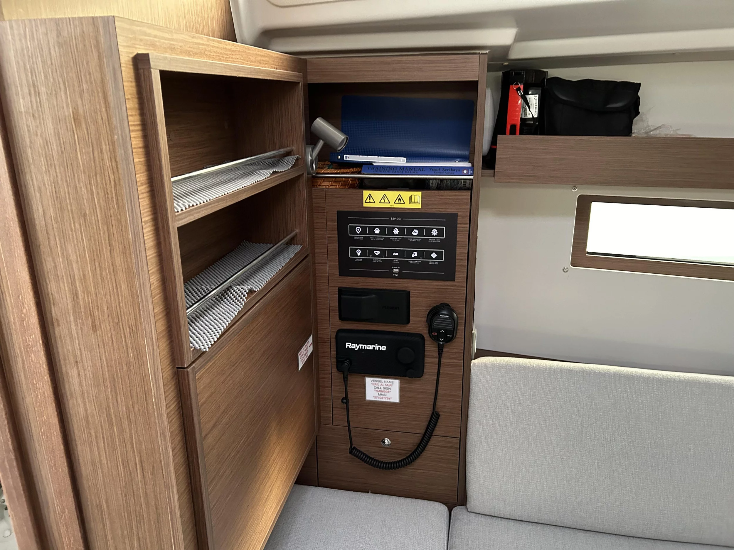 Oceanis 34.1 (Sail Altair 1)  - 8