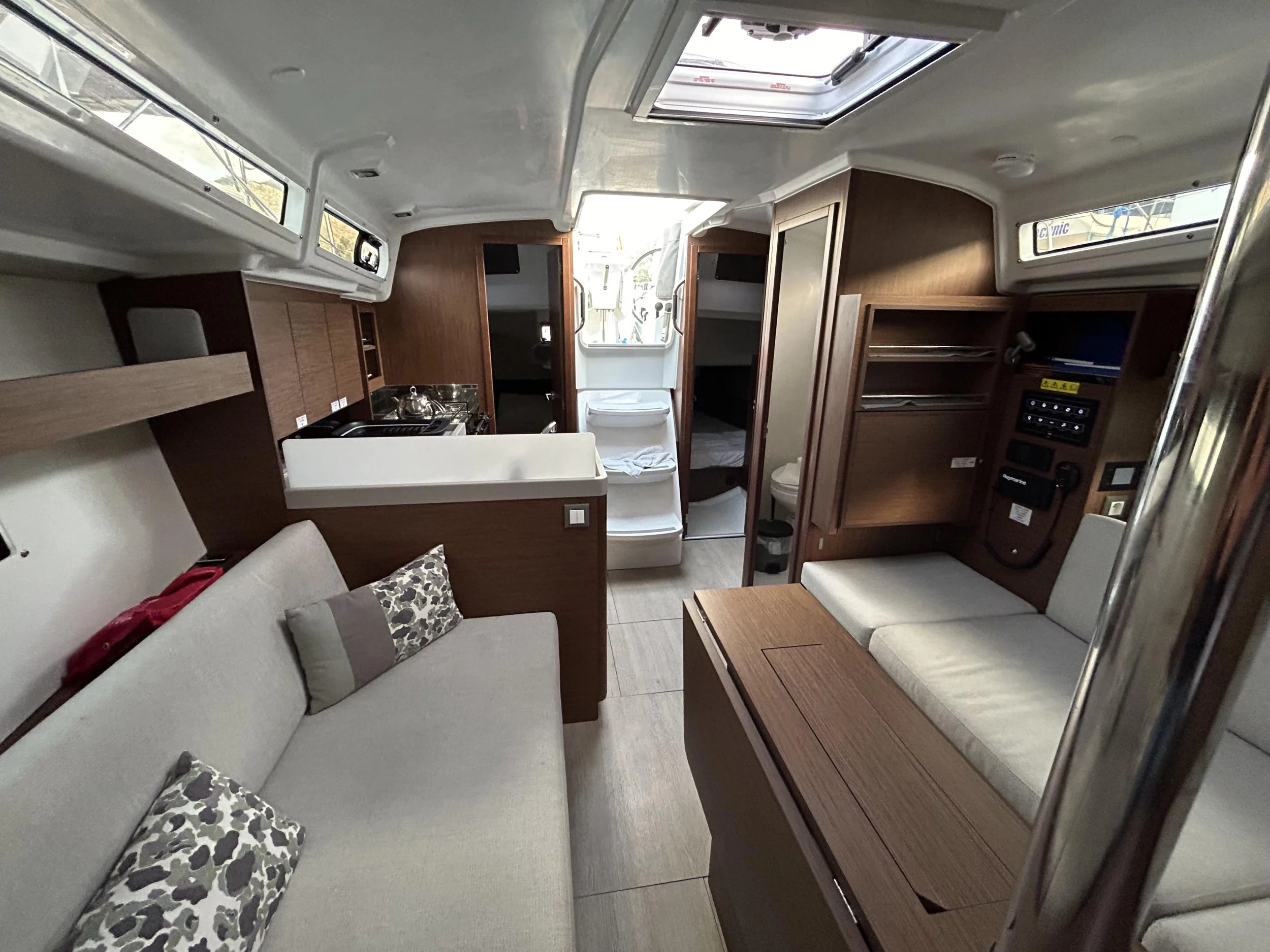 Oceanis 34.1 (Sail Altair 1)  - 24