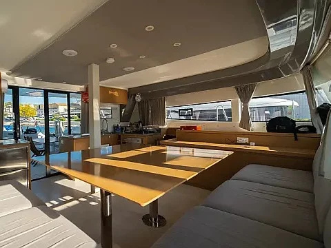 Excess 15 (Issa) Interior image - 16