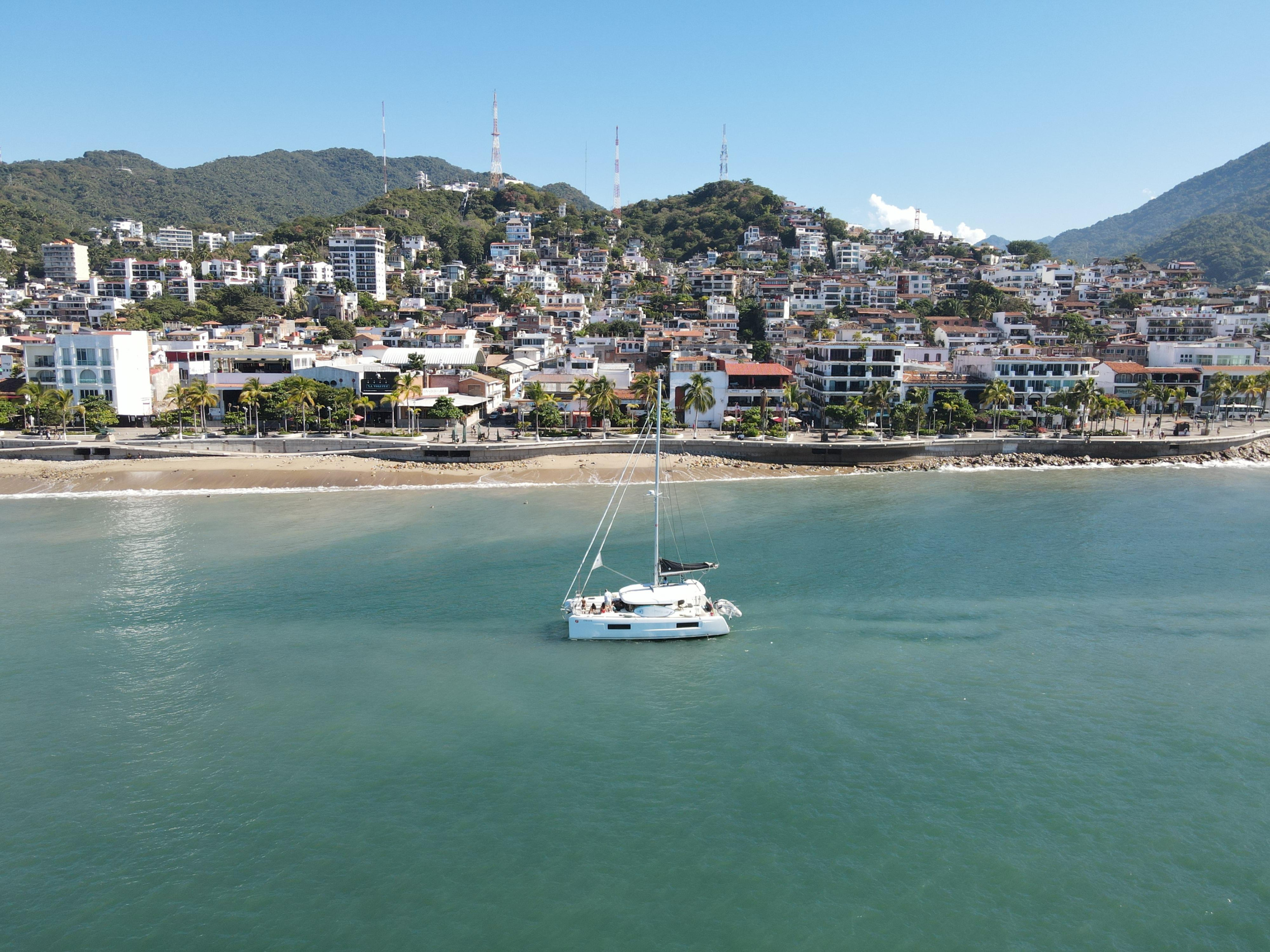 Photo #17 - Lagoon 40 (Laguna Goo) in Puerto Vallarta - 61914