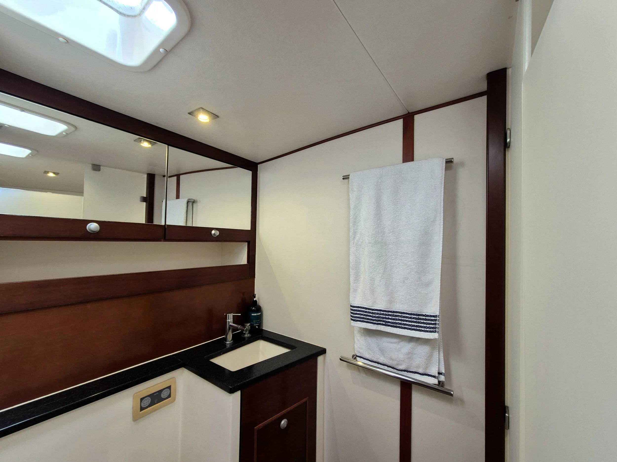 Hanse 630e (Sailing Freedom)  - 1