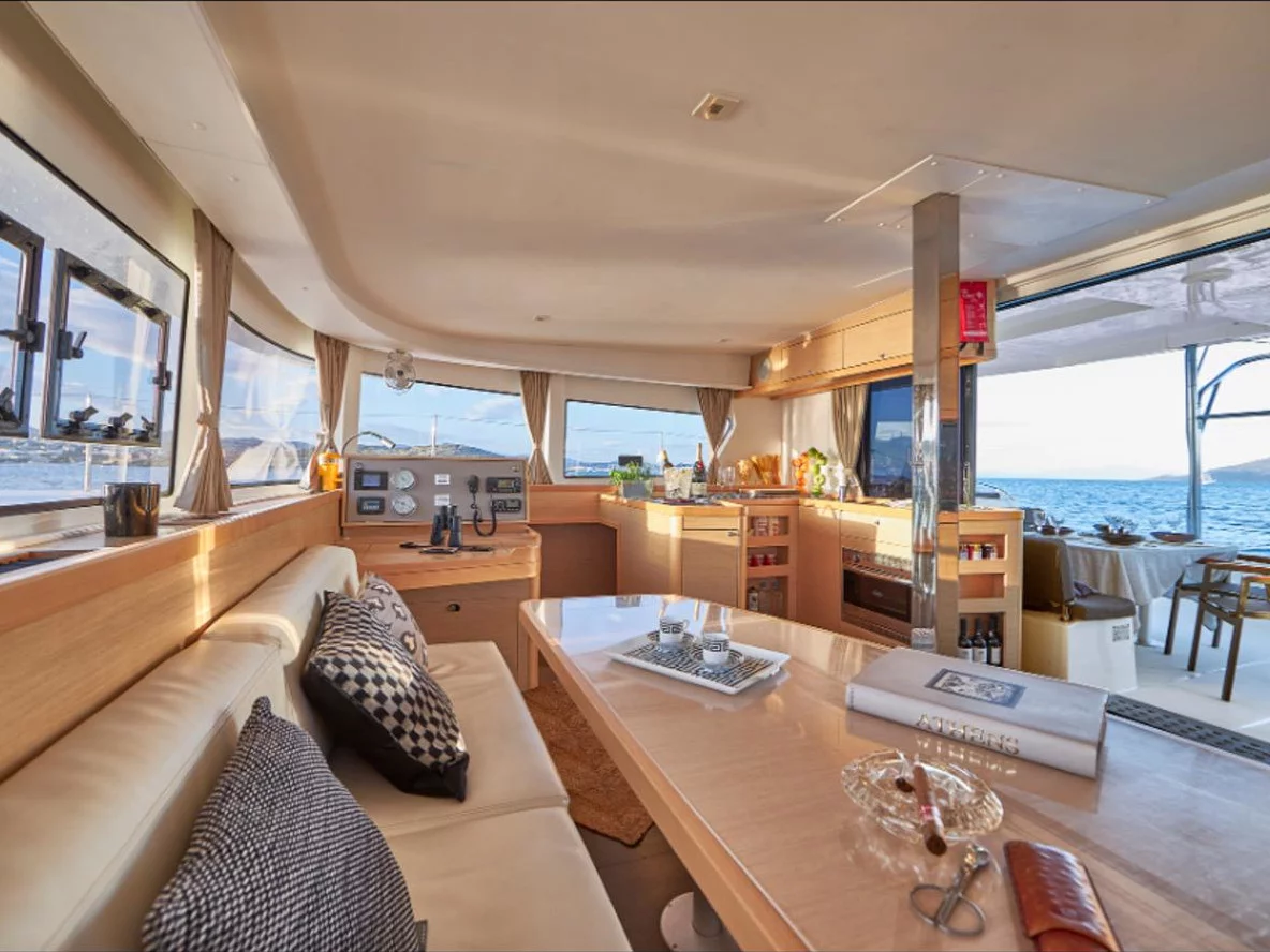 Lagoon 42 (ALBERTINA 2025 refit -, , Solar, Electric winch, remote control gangway) Interior image - 5