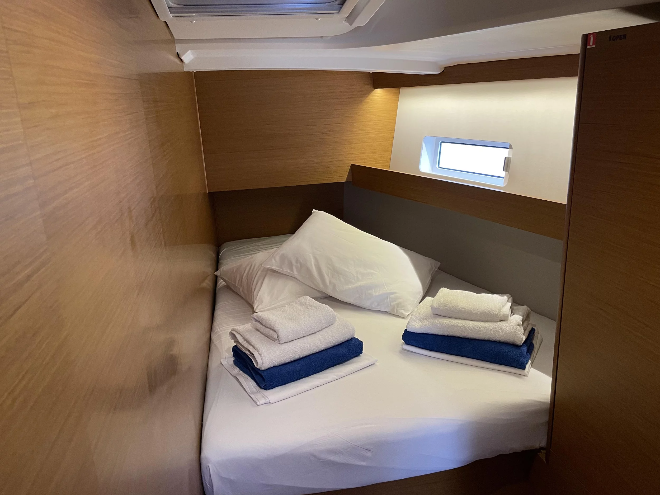 Sun Odyssey 490 (Iris)  - 17