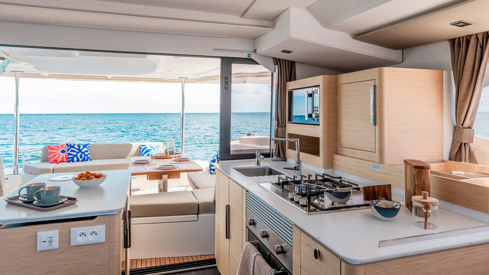 Fountaine Pajot 44 & GEN & WM — photo 2