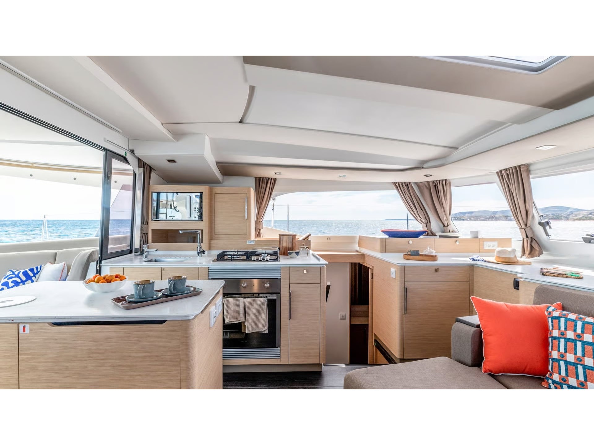 Fountaine Pajot 44 & GEN & WM — photo 9