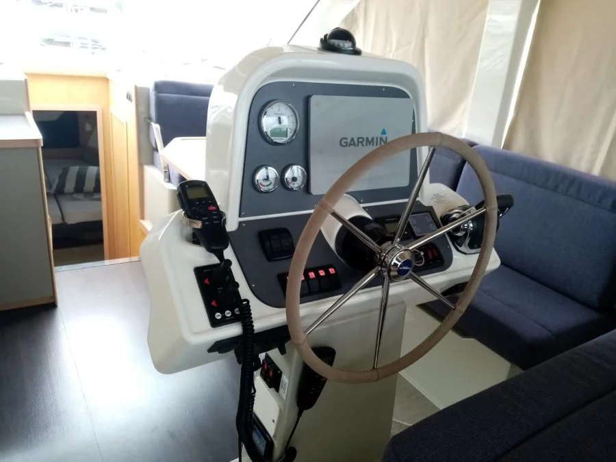 Bavaria E40 Fly (Kavalan IV) Interior image - 8