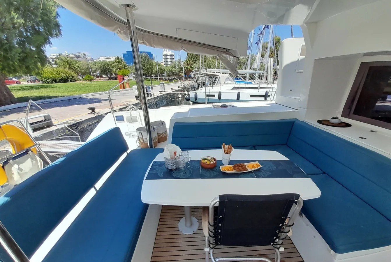 Lagoon 450 Fly — photo 5